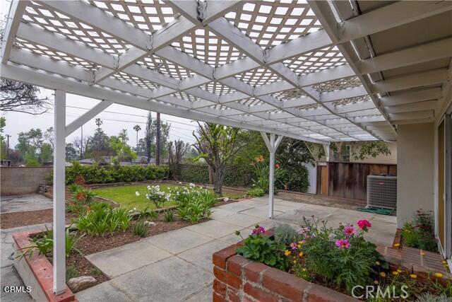 Building Photo - 1678 Midwick Dr