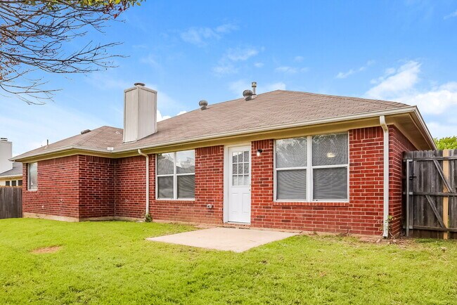 Building Photo - 2806 Jennie Wells Dr