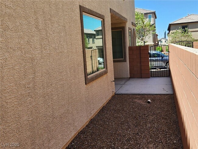 Building Photo - 3029 Young Bouvier Ave