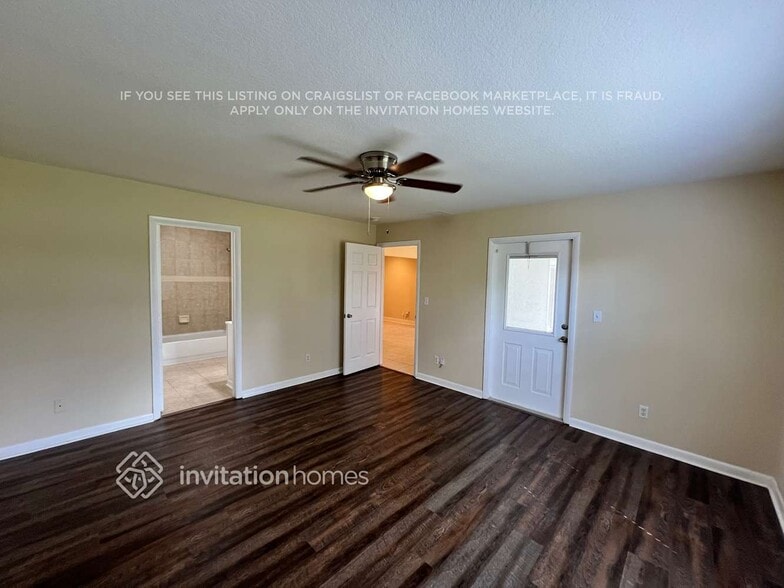 Building Photo - 1318 SW Bartell Ave