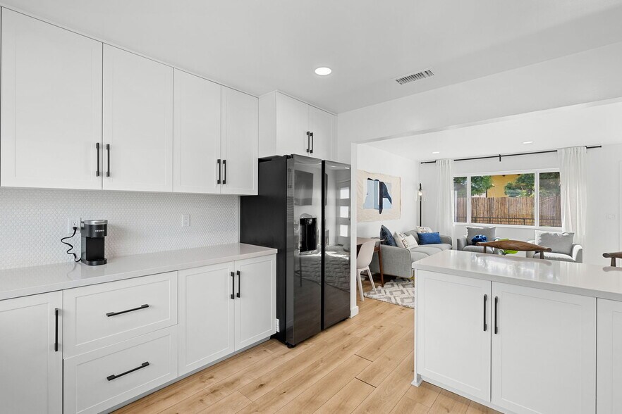 Building Photo - 321 N Gertruda Ave