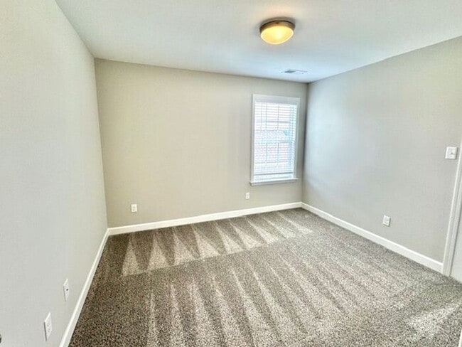 Building Photo - Now Leasing a 4-bedroom 2.5 bath home in W...