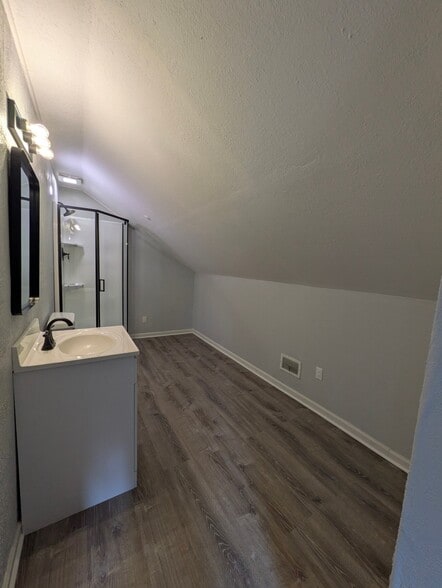 Building Photo - 3145 Brock Dr