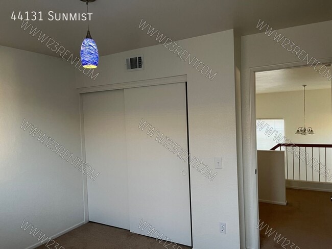 Building Photo - 44131 Sunmist-