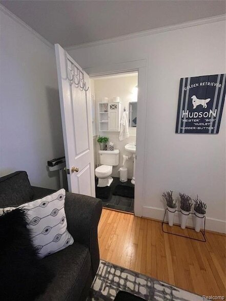 Building Photo - 531 Oakland Ave