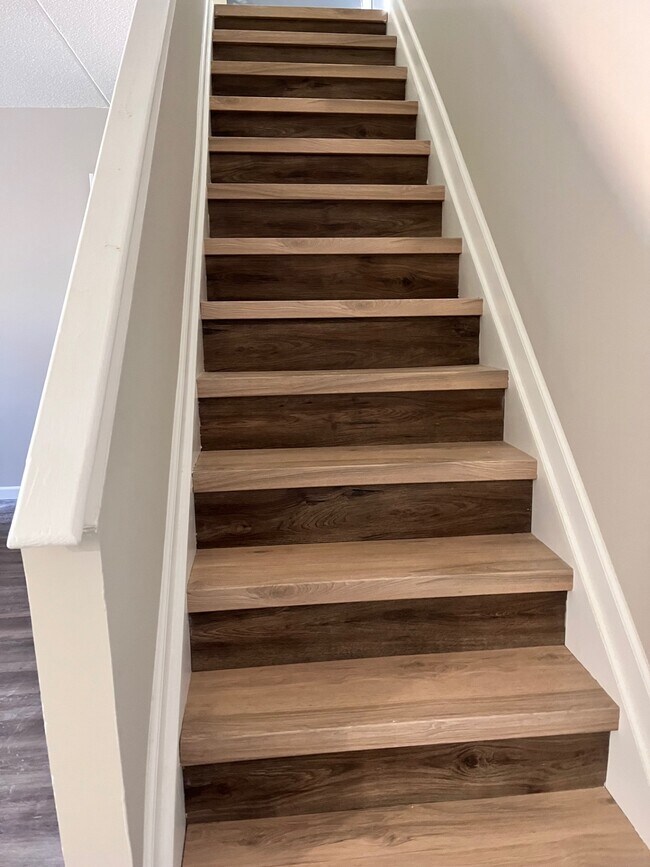 Building Photo - 171 Wellington Ct