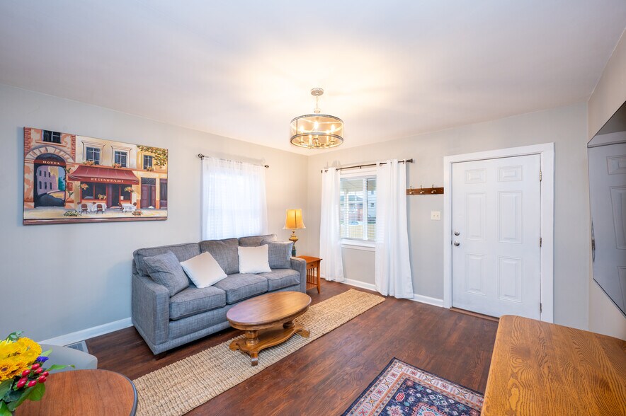 Building Photo - 1120 N Dearborn St