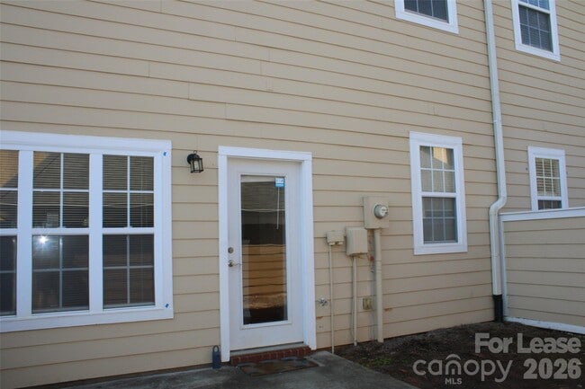 Building Photo - 1031 Central Park Cir