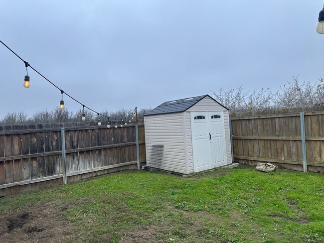 Building Photo - 14733 Jackson Ave