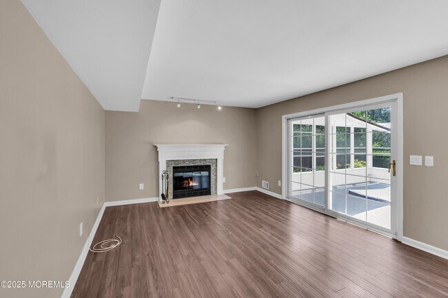 Building Photo - 94 Heritage Dr