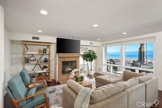 Building Photo - 3036 Breakers Dr