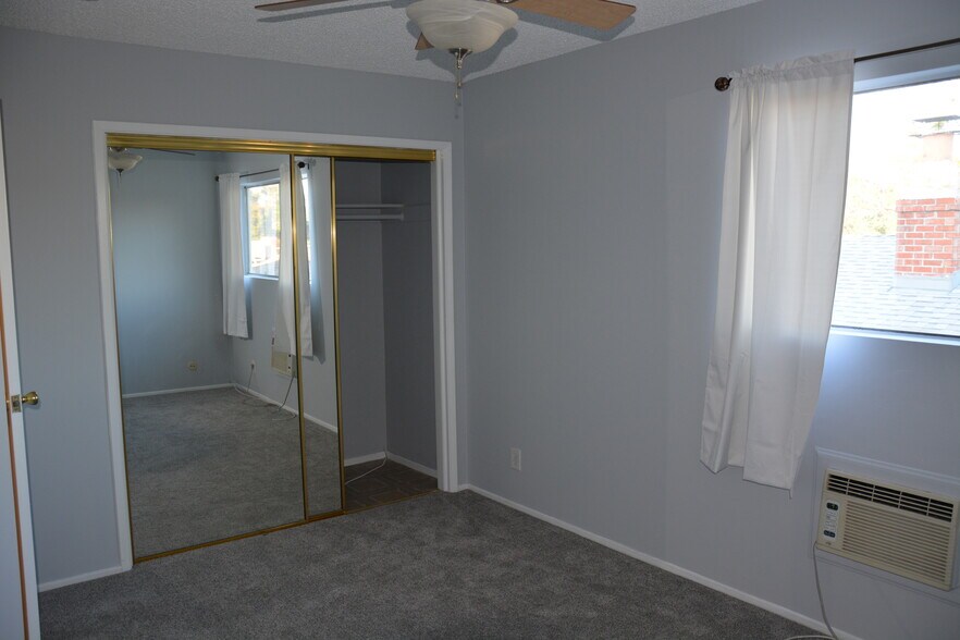Queen Bedroom, Step in closet - 5529 Cartwright