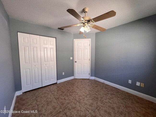 Building Photo - 2565 Ventura Cir