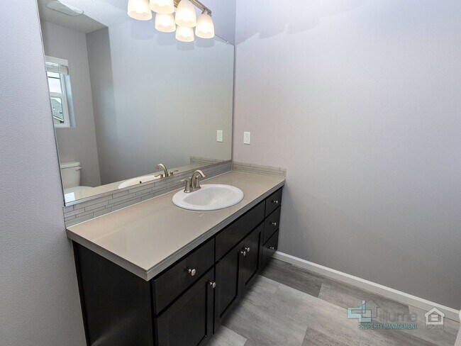 Building Photo - Spacious 4 Bedroom Home with Solar Power Near Cooper Mountain Nature Park