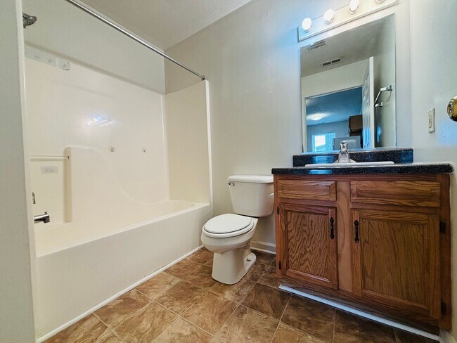 Building Photo - 205 Freestone Dr