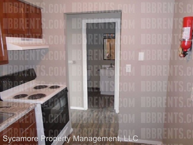 Building Photo - 410 Mars Dr