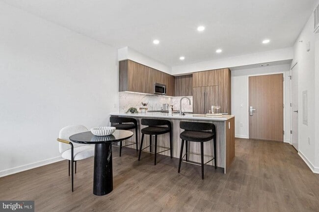 Building Photo - 2650 Woodley Rd NW