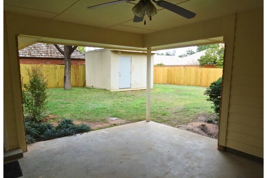 Building Photo - 4406 Parkhurst Dr