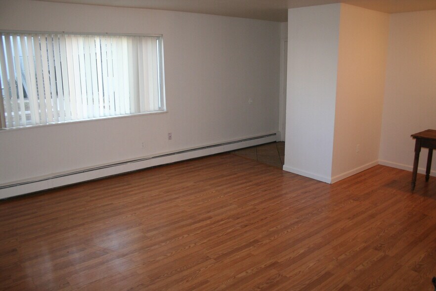 Building Photo - 2565 S Sheridan Blvd