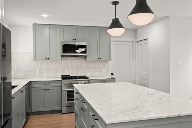 Building Photo - 404 Arbor Ln