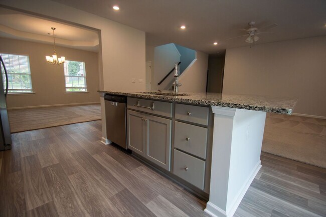 Building Photo - 57 White Pine Way