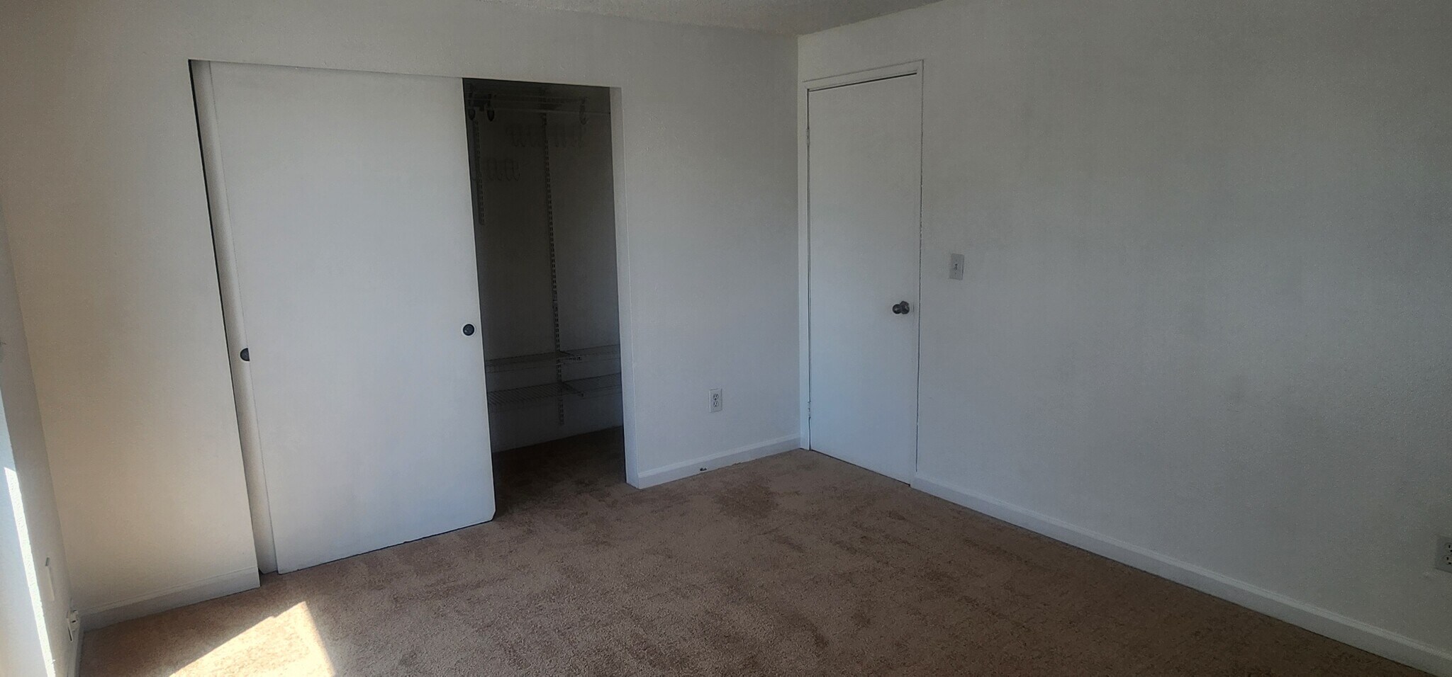 Bedroom - 4304 S Cedar St