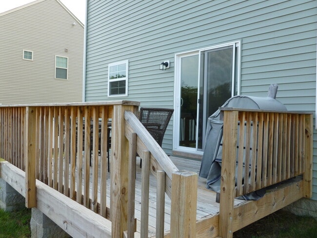 Building Photo - 203 Linfoot Ct