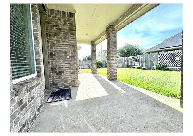 Building Photo - 27034 Triana River Cir