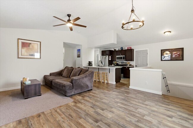 Building Photo - 6743 Kamloops Dr