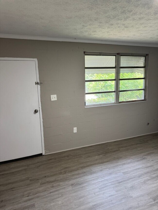 Building Photo - 2 Bed 1 Bath House GRIFFIN