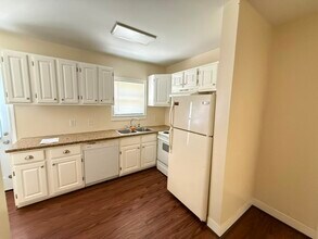 Building Photo - 1625 Fourcade St