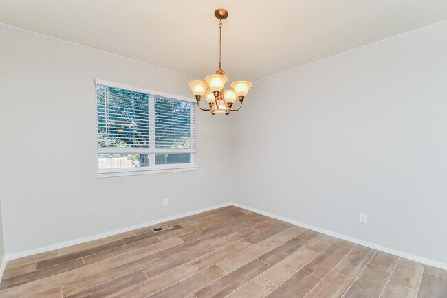 Building Photo - 8633 Bellcove Cir