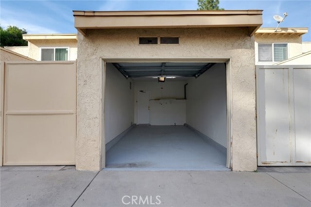 Building Photo - 8633 Balboa Blvd