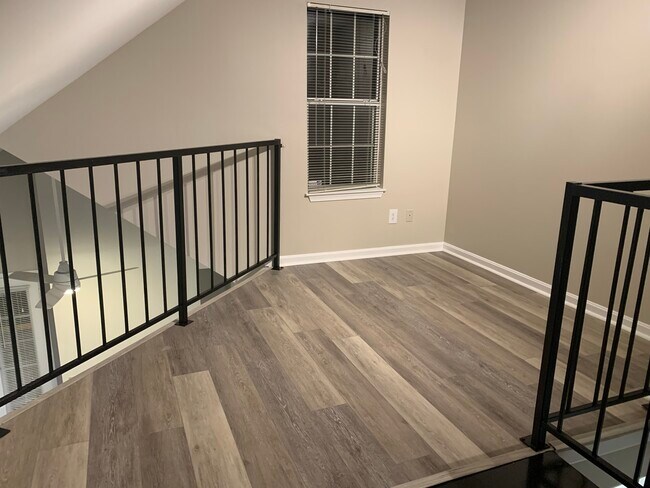 Upstairs Loft - 4454 Lord Loudoun Ct
