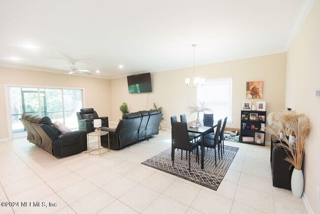 Building Photo - 16150 Blossom Lake Dr