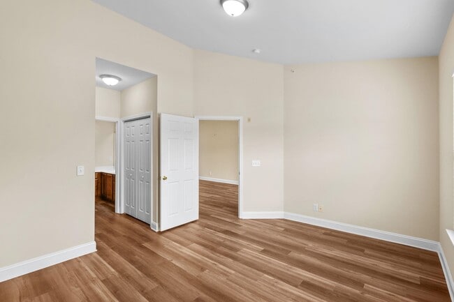 Building Photo - 239 Portsmith Dr