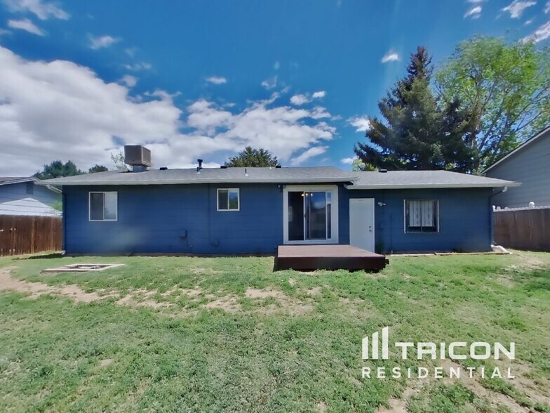 Building Photo - 6640 Brook Forest Dr