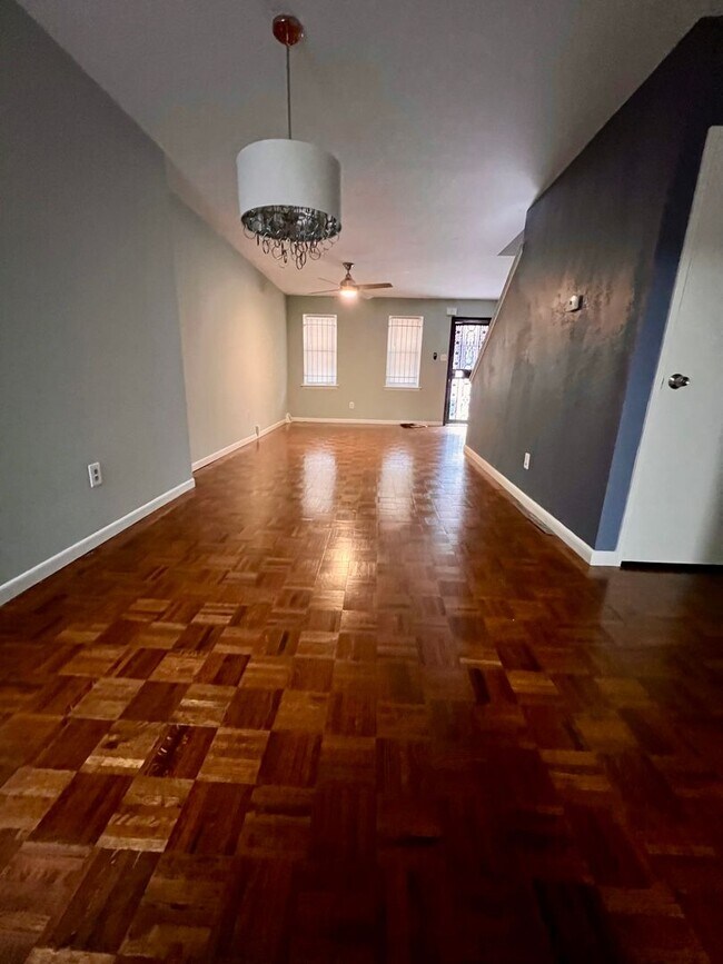 Building Photo - Stunning 3-Bedroom Townhome in Powelton Village! Available mid-August!