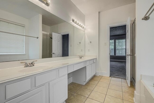 Building Photo - 16806 Ivy Wild Ln
