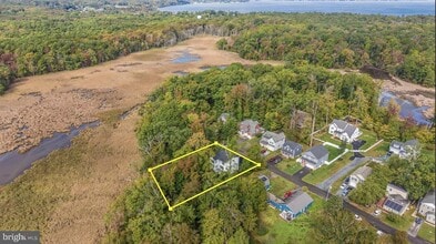 Building Photo - 801 Cedar Ave