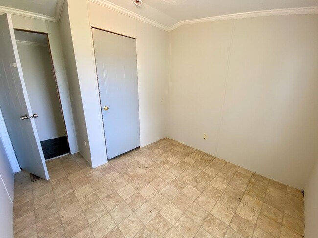 Building Photo - Convenient Bell City Rental | Just Minutes from the Helms Road LNG Park & Ride