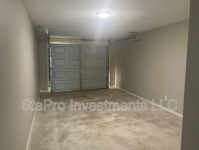 Building Photo - 125 Village Pl