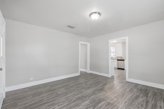 Building Photo - 630 E Acheson St