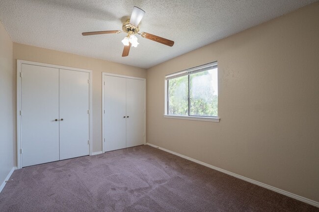 Building Photo - Freshly Updated 3-Bedroom Home on a Corner...