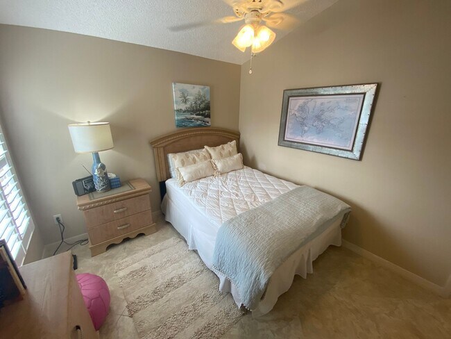 Building Photo - Beautiful Fully Furnished, SEASONAL RENTAL, Courtyard Villa In the Cottages at Summerchase