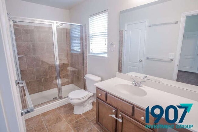 Building Photo - Sacious 4-Bedroom Home with Open Layout!