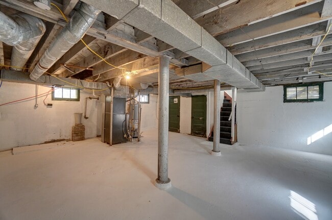 Building Photo - 4 Runyan Ct