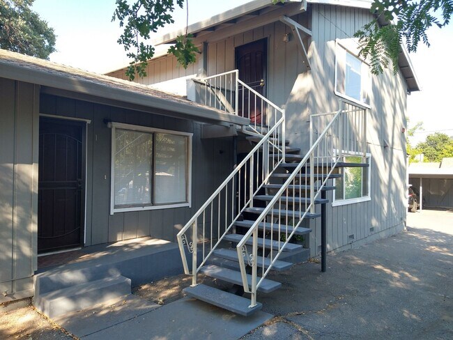 Building Photo - 1851 Shasta St
