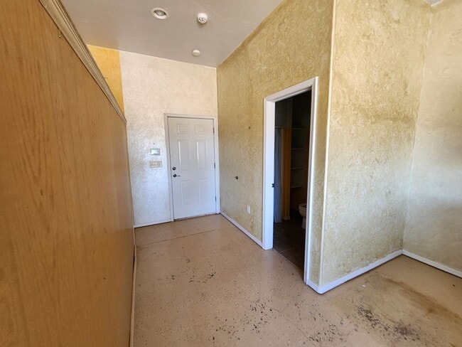 Building Photo - large home in douglas with guest house 1050 Rochine Rd