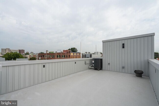 Building Photo - 528 W Berks St